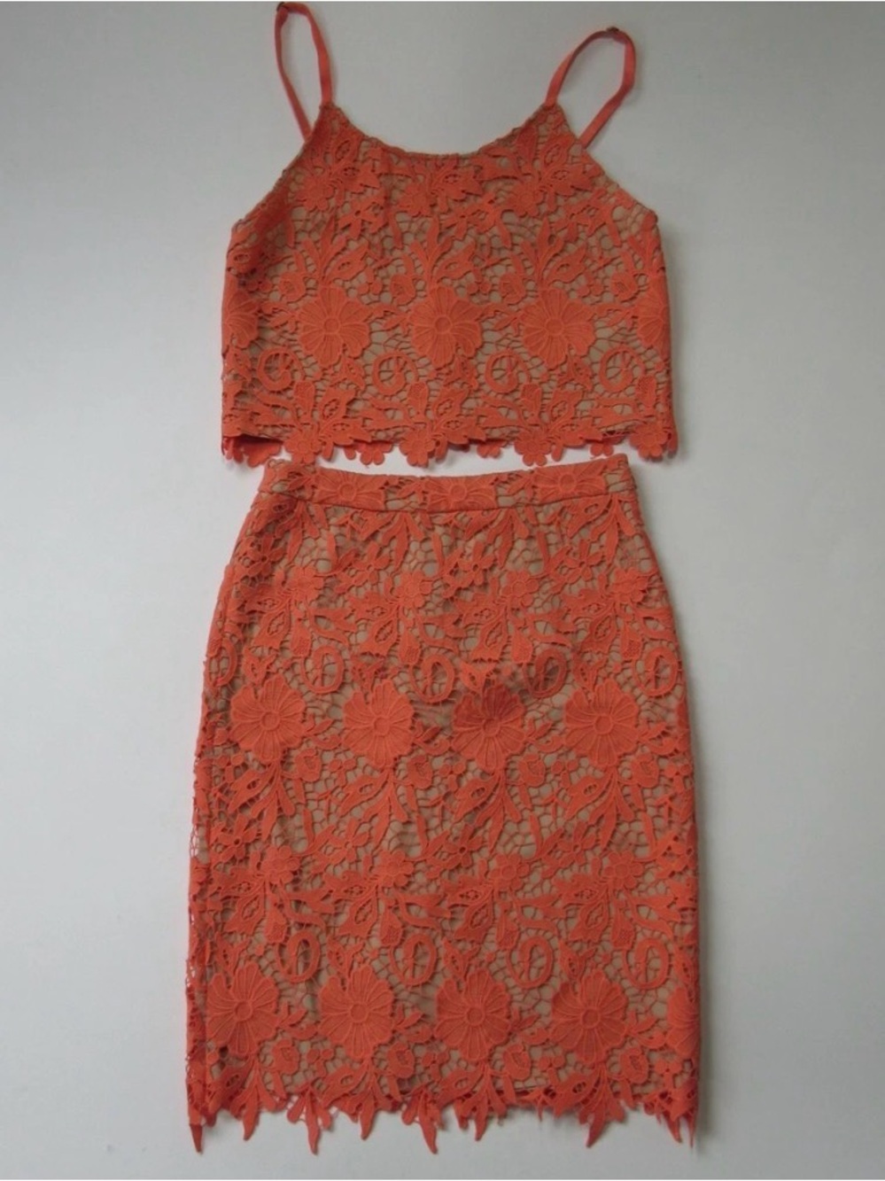 Alice + Olivia Farrel Coral Lace Crop Top & Pencil Skirt Set Size S/4